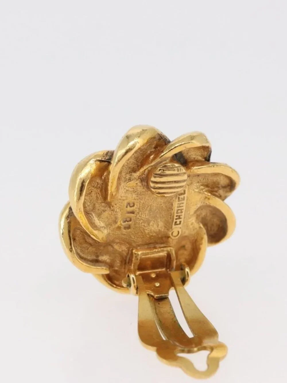 CHANEL Earring metal Gold CC Auth 178396